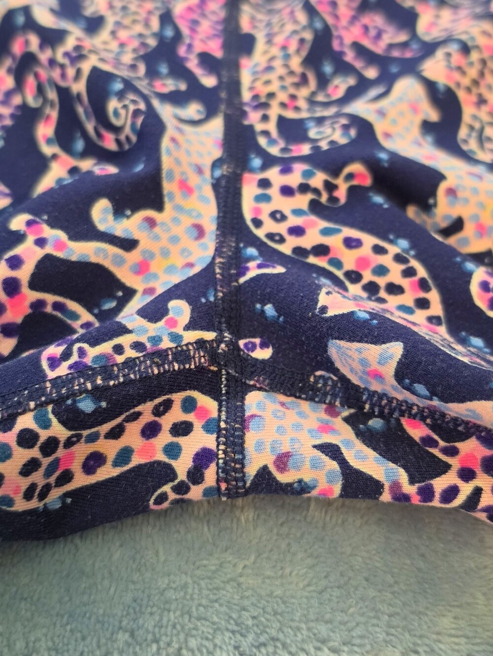 24" Weekender High Rise Midi Legging - Picture 5 of 7